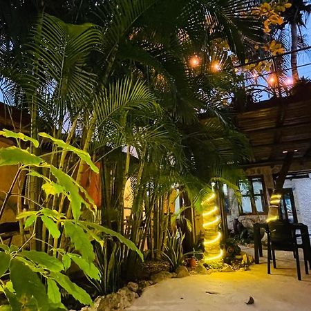 Hotel B&B - 5Th Avenue ปลายาเดลการ์เมน ภายนอก รูปภาพ The interior of the restaurant