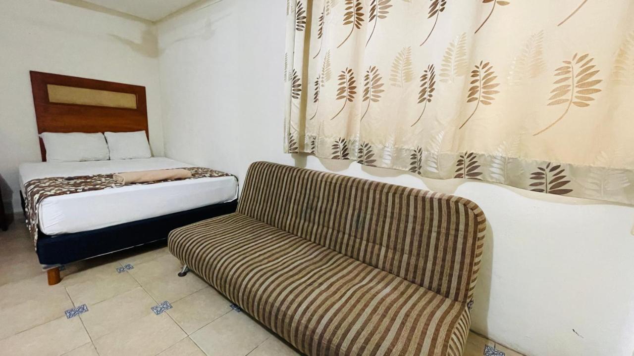 Hotel B&B - 5Th Avenue ปลายาเดลการ์เมน ภายนอก รูปภาพ A sofa bed